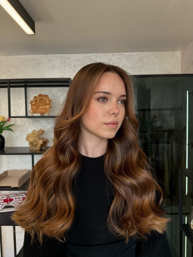 Auch hier war es gewünscht eine super sanfte Helligkeit zu bekommen. Regina hat Highlights gesetzt und ein weiches faceframe für mehr Frische und mit einem gloss veredelt. ✨

Gefällt dir das Ergebnis ? ✨

Du hast auch Lust auf eine Veränderung bekommen ?
Dann melde dich gerne direkt per DM oder über WhatsApp und vereinbare ganz einfach deinen Termin , wir freuen uns auf dich ! 💖

#friseurinbünde#bündefriseur#highlights#faceframe#naturallook#softcolor#longhair#nachher#vorher#